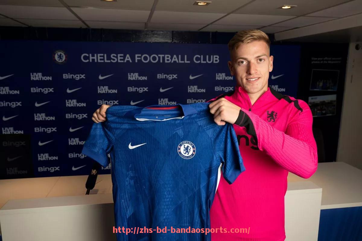 半岛体育-法甲年度最佳球员奖项分析：评选标准与历年得主表现